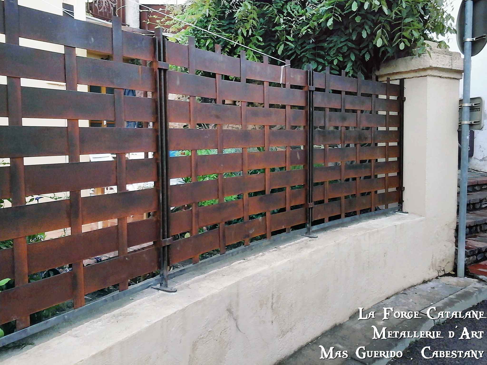 cloture lames tole fer tressees rouille forge catalane 2.jpg